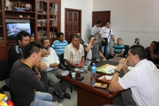 Los taxistas de Yopal se reunieron con la administración local para conocer la convocatoria para la asignación de nuevos cupos para vehículos de transporte público en la ciudad.